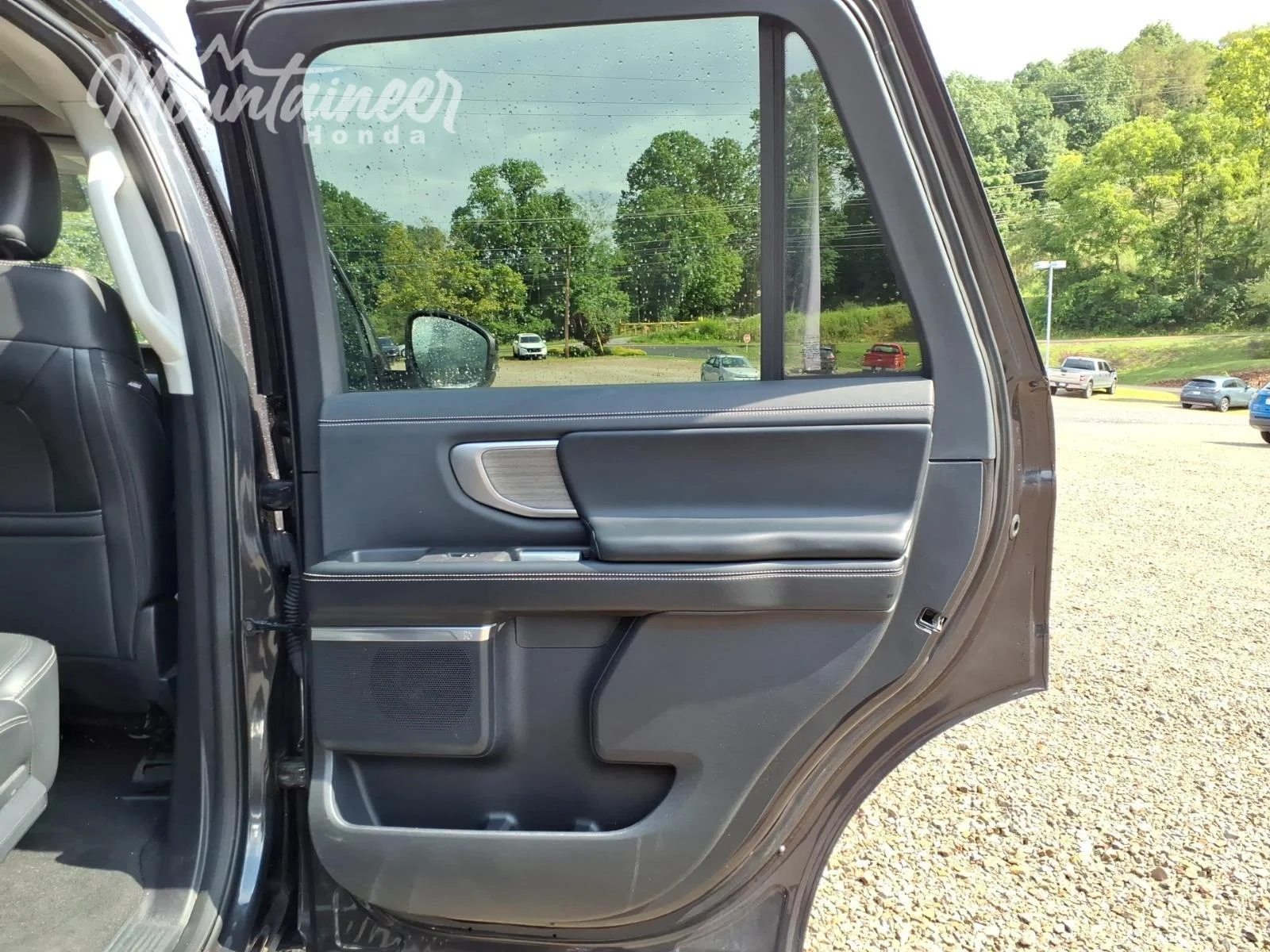 Used 2025 Dark Matter Gray Ford Platinum image 20