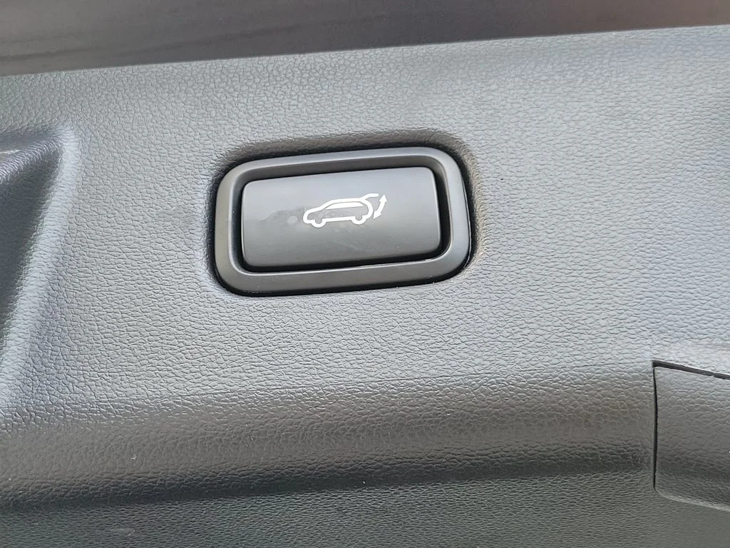 Used 2024 Black Hyundai SEL image 14