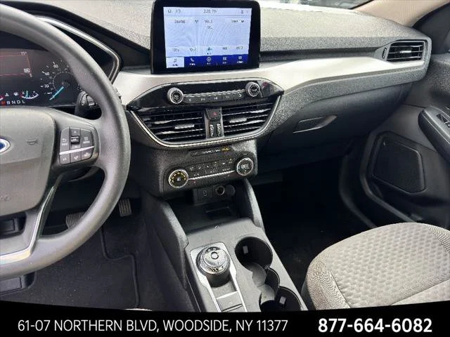 Used 2020 Green Ford SE image 24