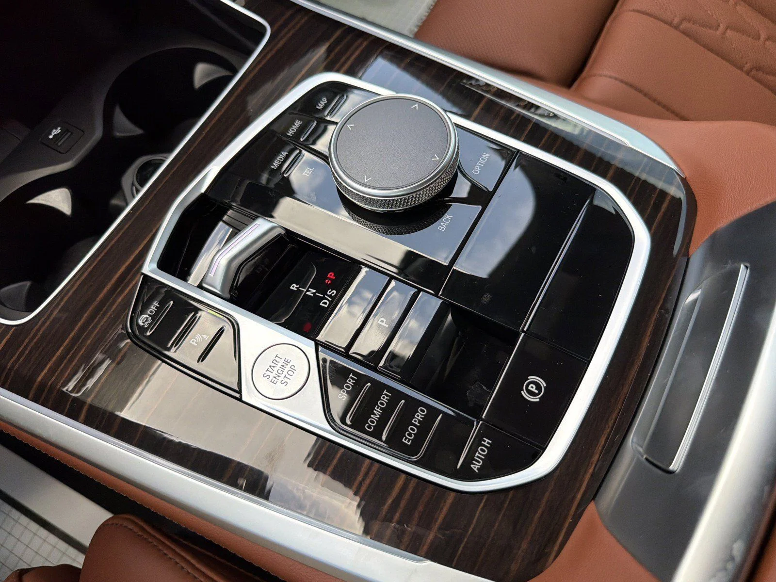 New 2026 Black Sapphire Metallic BMW sDrive40i image 31