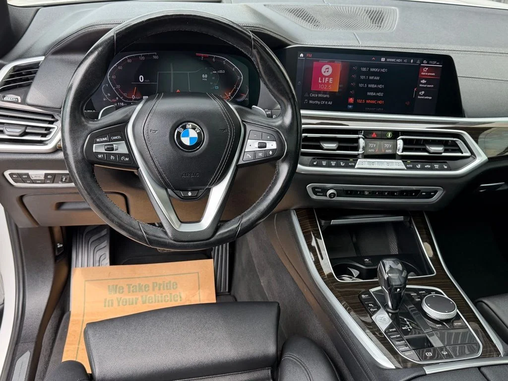 Used 2019 White BMW xDrive40i image 16
