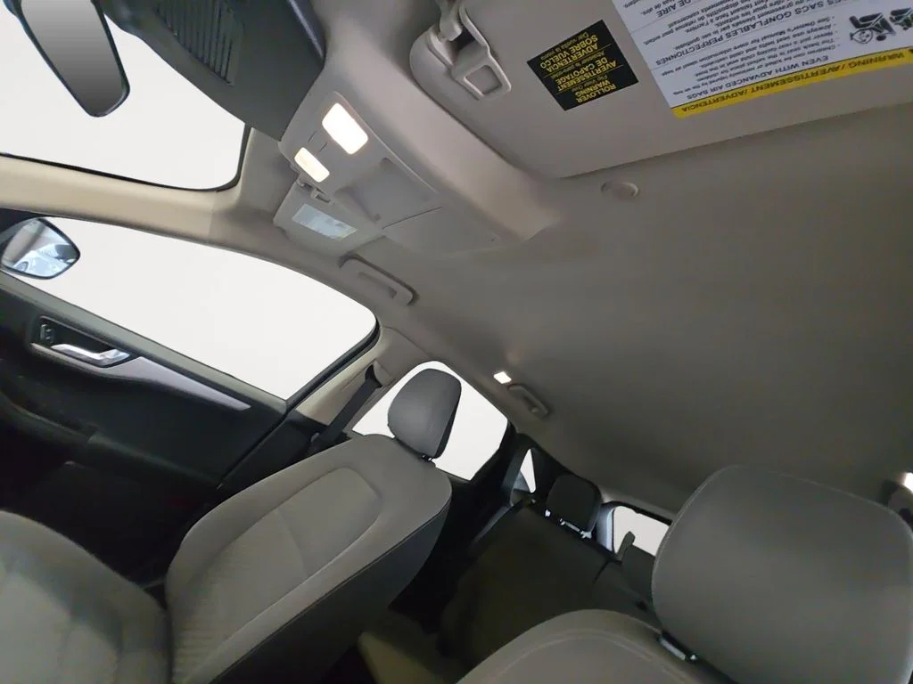 Used 2020 Green Ford SE image 12
