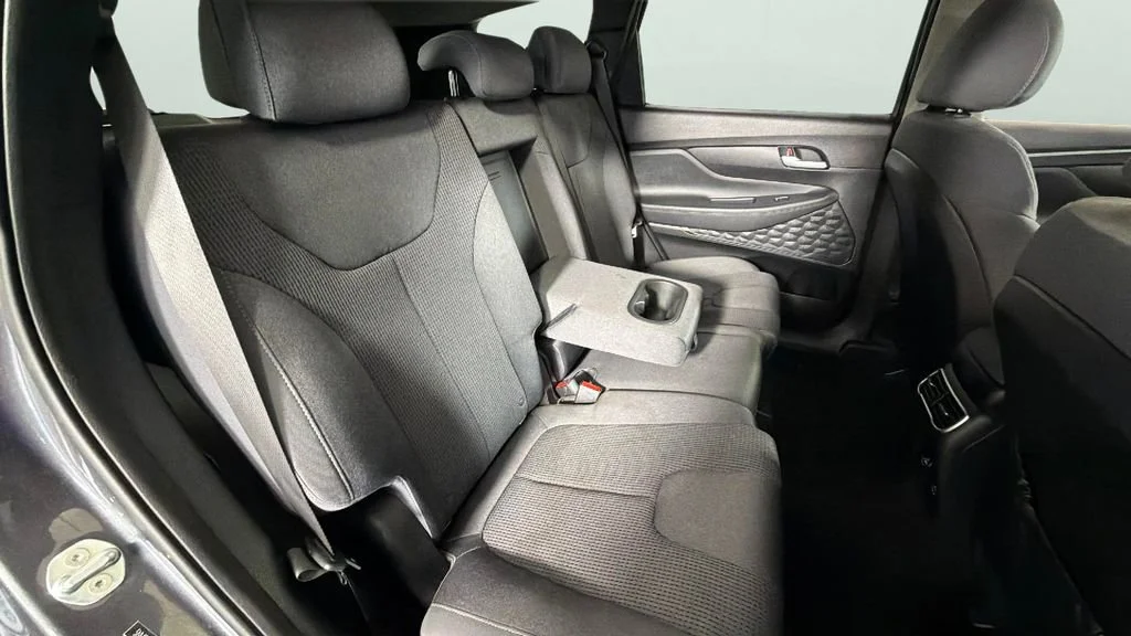 Used 2021 Gray Hyundai SE image 28