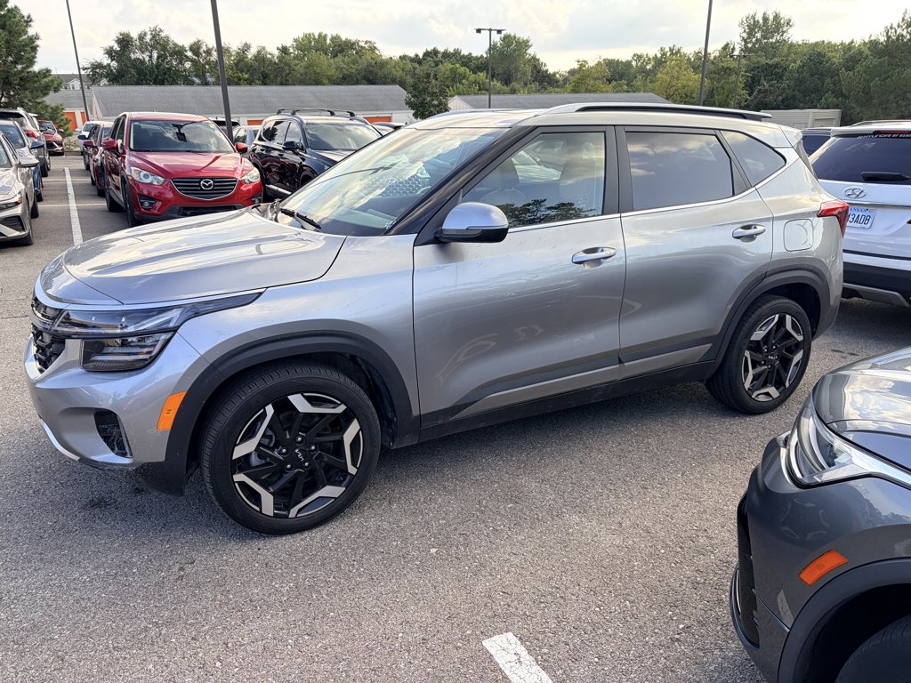 Used 2024 Steel Gray Kia SX image 2