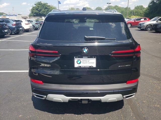 New 2026 Black Sapphire Metallic BMW xDrive40i image 4