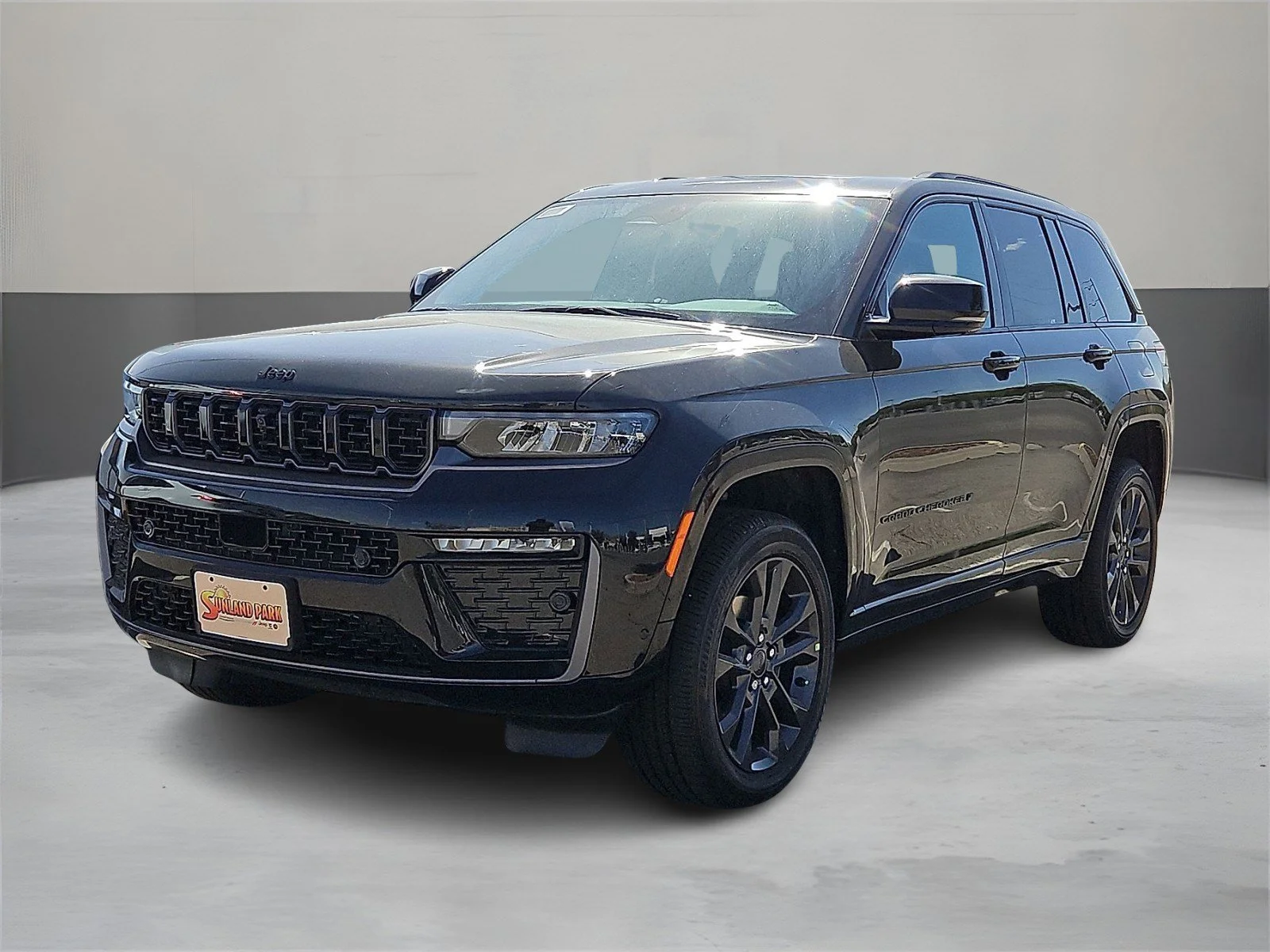2026 Jeep Grand Cherokee Limited Reserve 4x4's photo