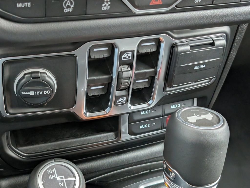 2026 Jeep Wrangler 4-Door Sahara - Photo 22