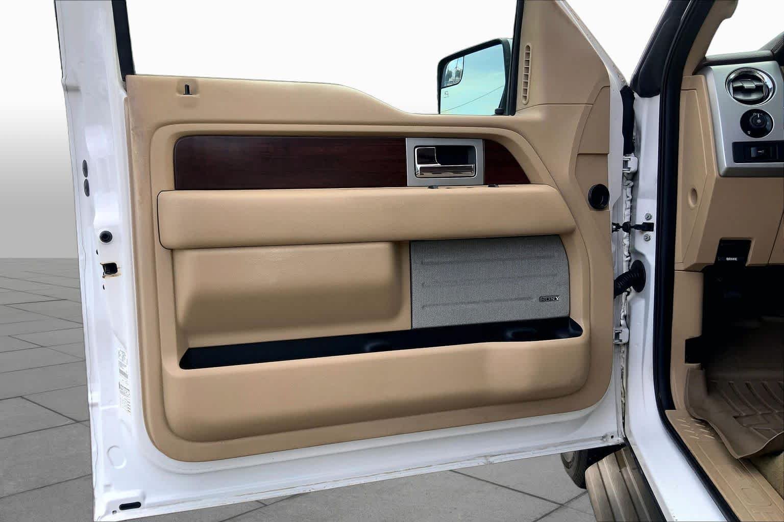 Used 2013 White Platinum Tri-Coat Metallic Ford King Ranch image 21