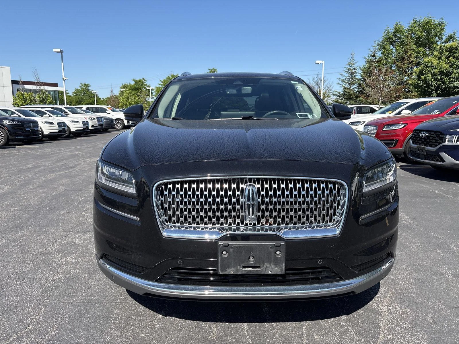 Used 2023 Infinite Black Metallic Clearcoat Lincoln Reserve image 2