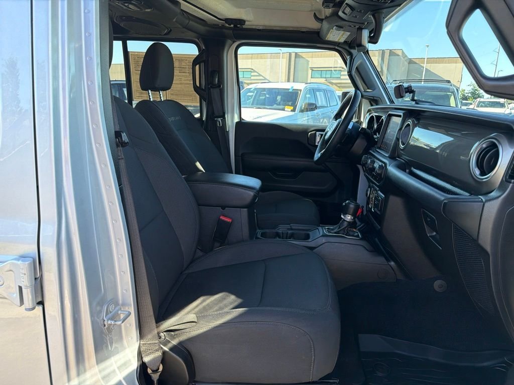 Used 2023 Silver Jeep Overland image 17
