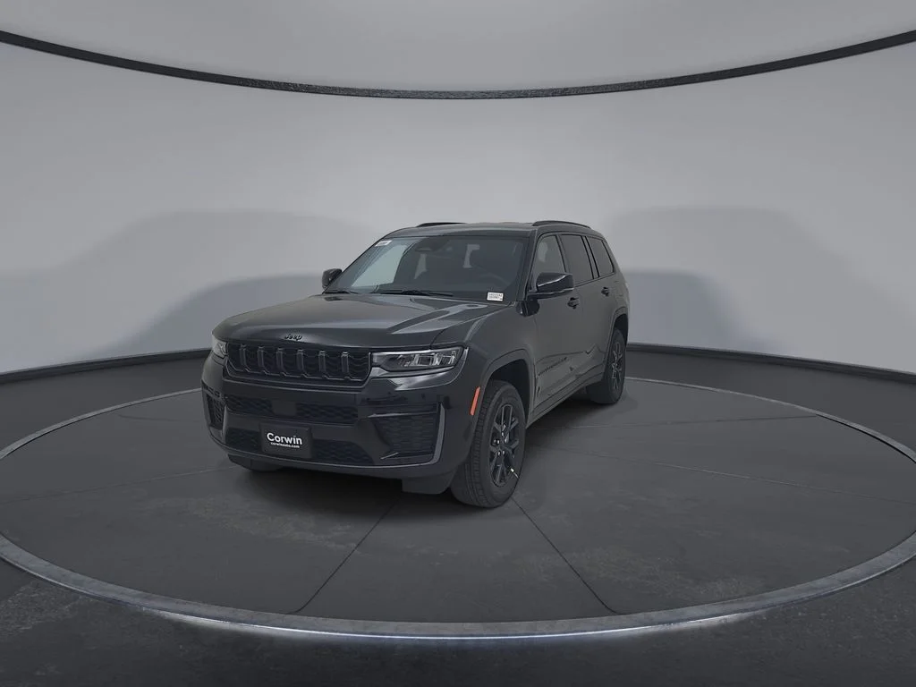 New 2026 Diamond Black Crystal Pearlcoat Jeep Altitude image 6
