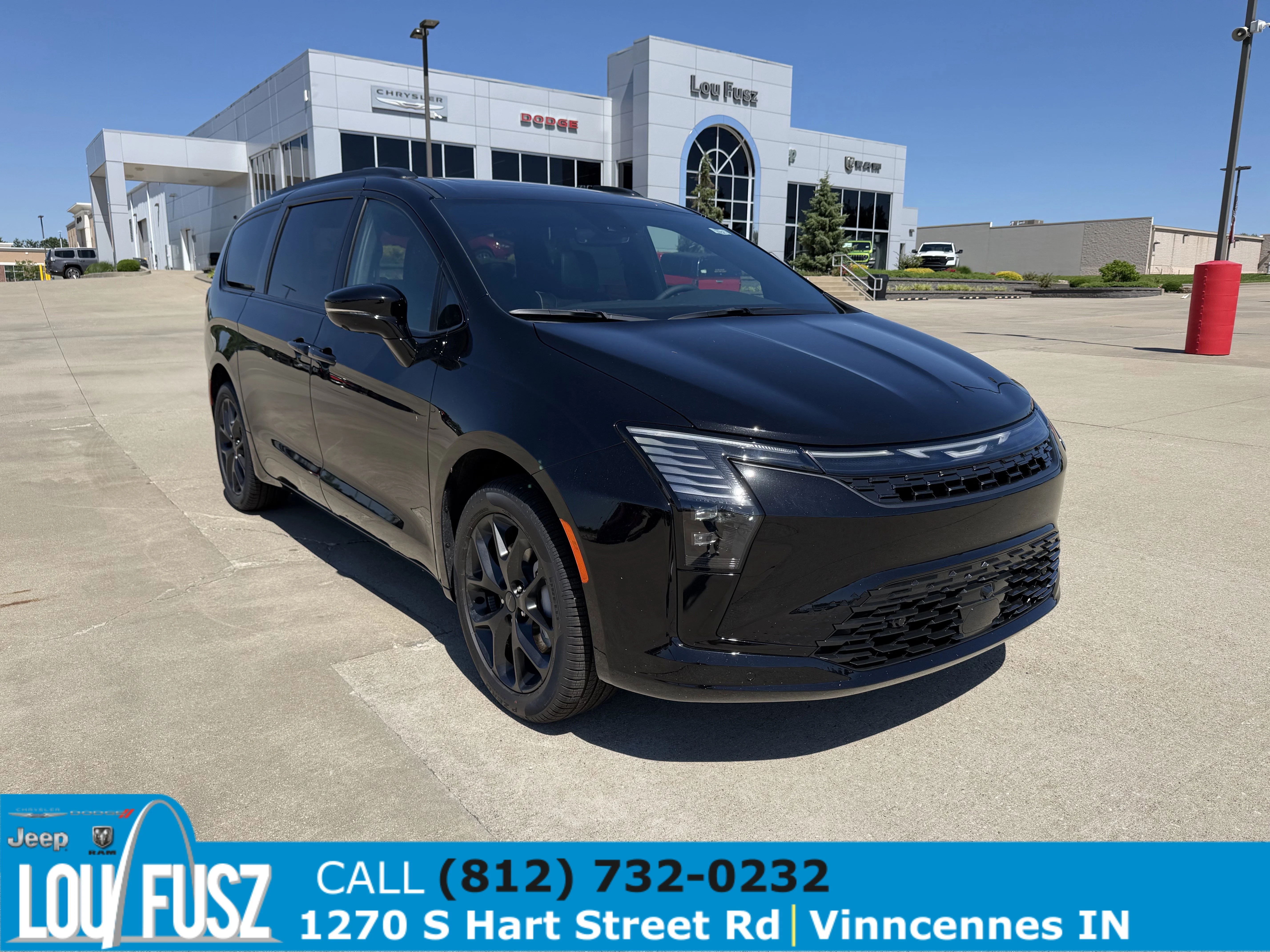2027 Chrysler Pacifica Limited AWD's photo