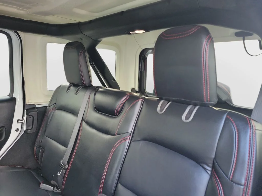Certified Used 2020 White Jeep Unlimited Rubicon image 17