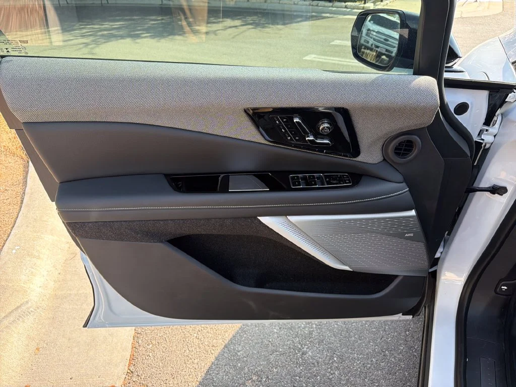 2027 Cadillac OPTIQ Premium Sport - Photo 20