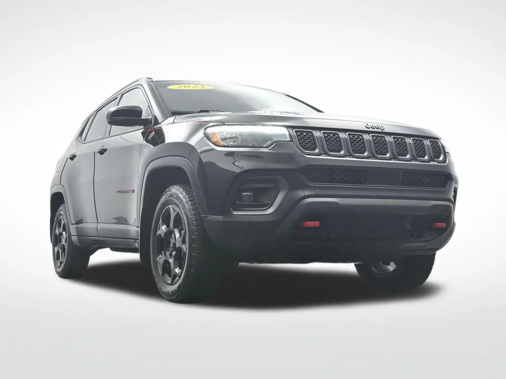 Certified Used 2023 Diamond Black Jeep Trailhawk image 34