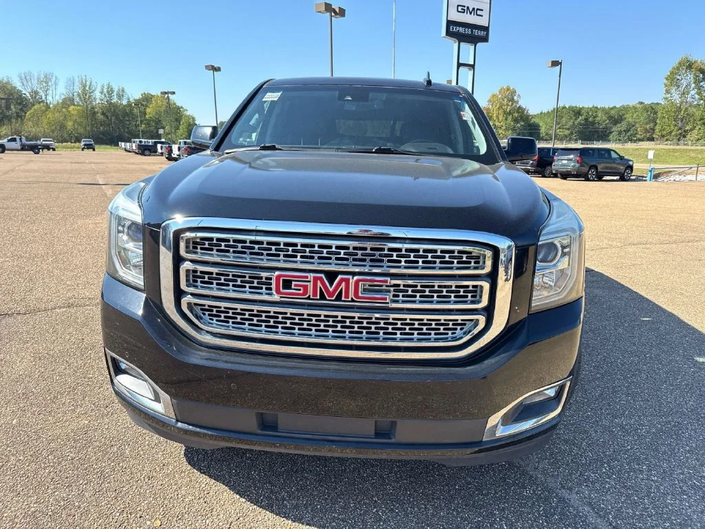 Used 2017 Black GMC SLT image 2