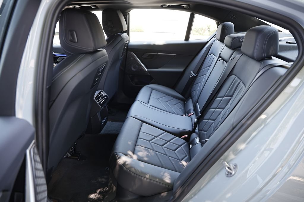 New 2027 Brooklyn Grey Metallic BMW 530i xDrive image 27