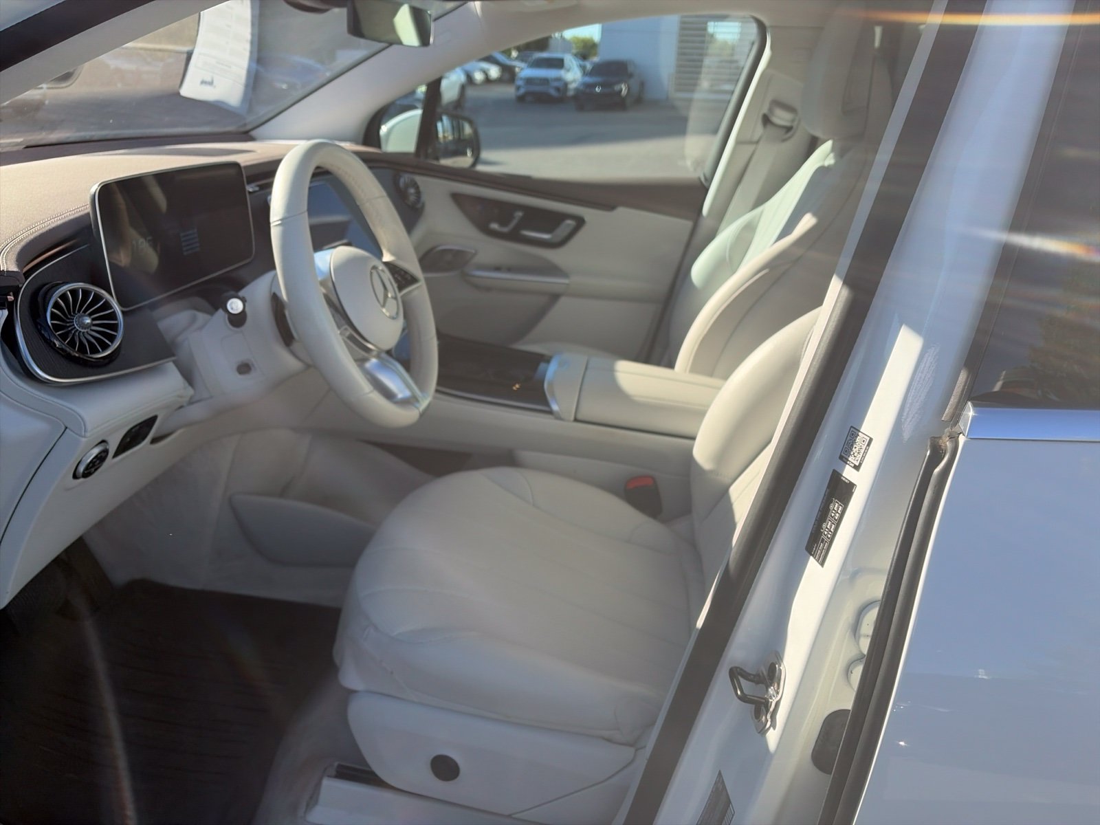 Used 2023 Polar White Mercedes-Benz 350+ SUV image 16