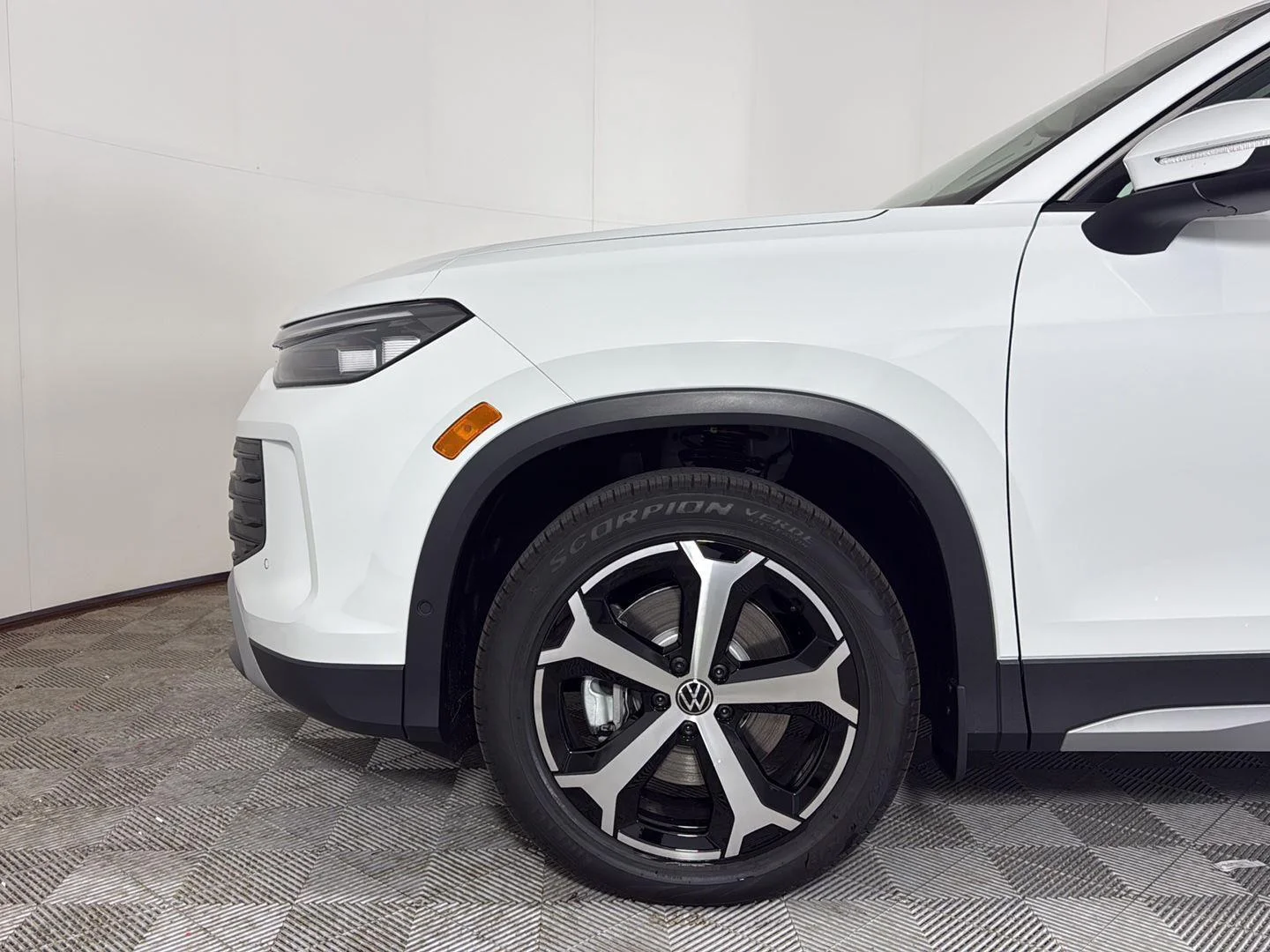 New 2026 Pure White Volkswagen SE image 10