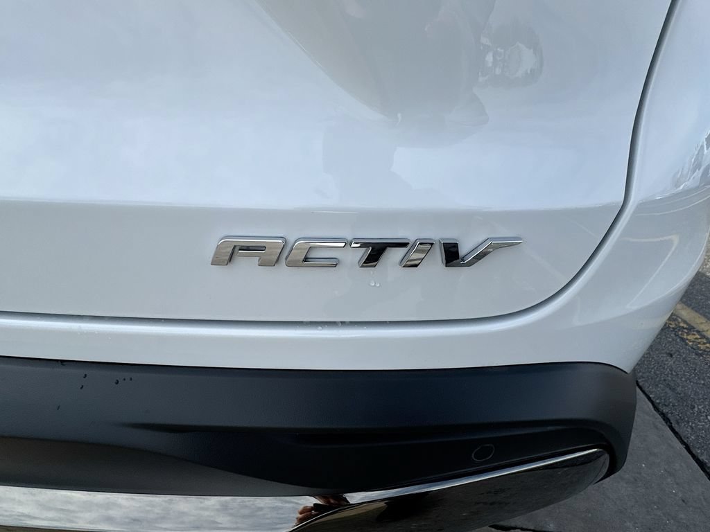 New 2026 Summit White Chevrolet ACTIV image 35