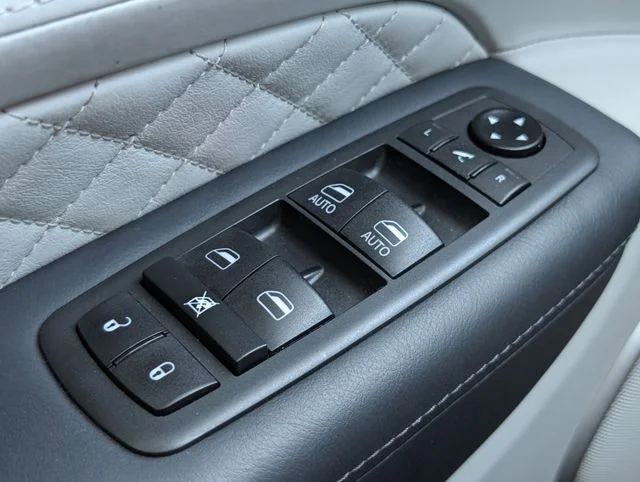2021 Jeep Grand Cherokee Summit - Photo 23
