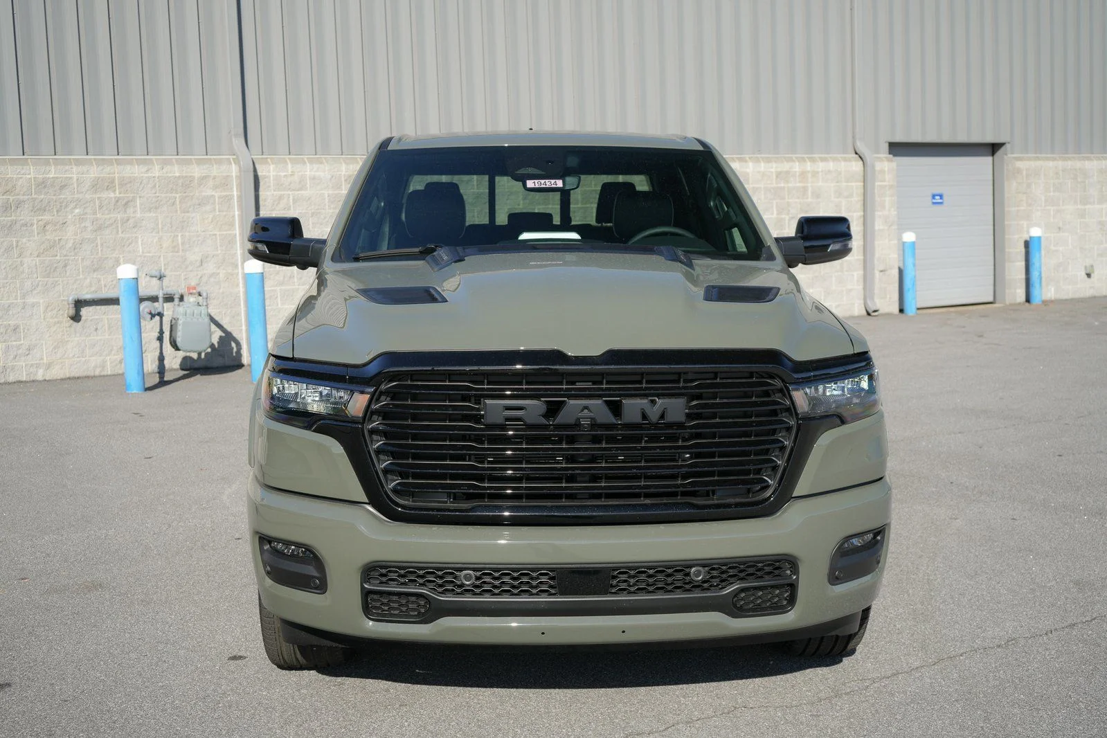 New 2026 Canyon Lake Exterior Paint RAM Laramie image 2