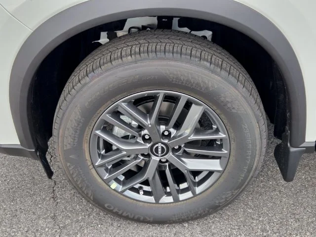 New 2026 Glacier White Nissan S image 8