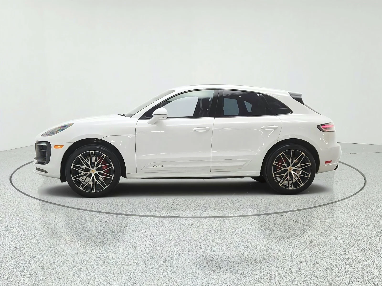 Used 2022 White Porsche GTS AWD image 8