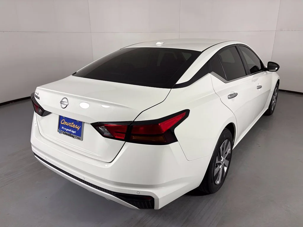 Used 2025 White Nissan 2.5 S image 8