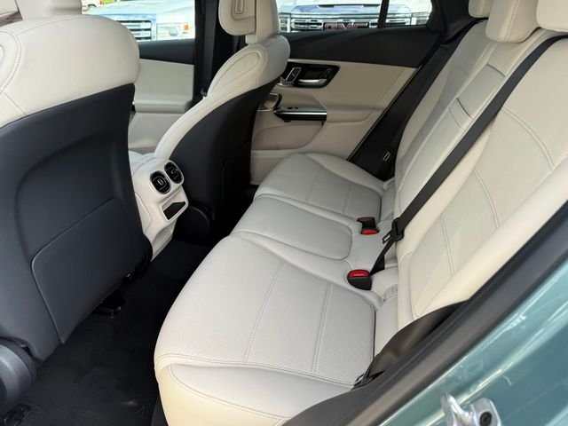 New 2026 Verde Silver Metallic Mercedes-Benz GLC 300 image 23