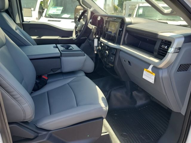New 2026 Oxford White Ford F-550® XL image 14