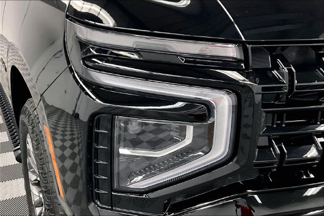 Used 2025 Black Chevrolet Z71 image 36