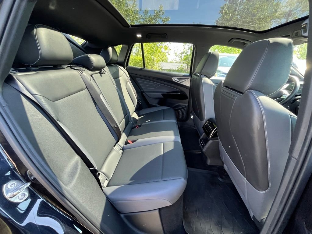Certified Used 2023 Black Volkswagen S image 23