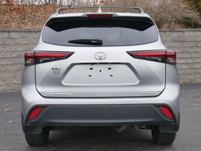 Used 2024  Toyota  image 7