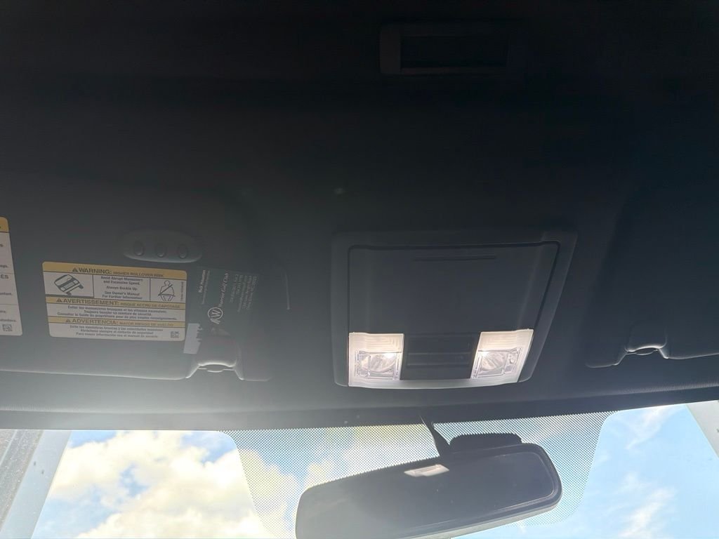 Used 2013 White Ford Platinum image 22