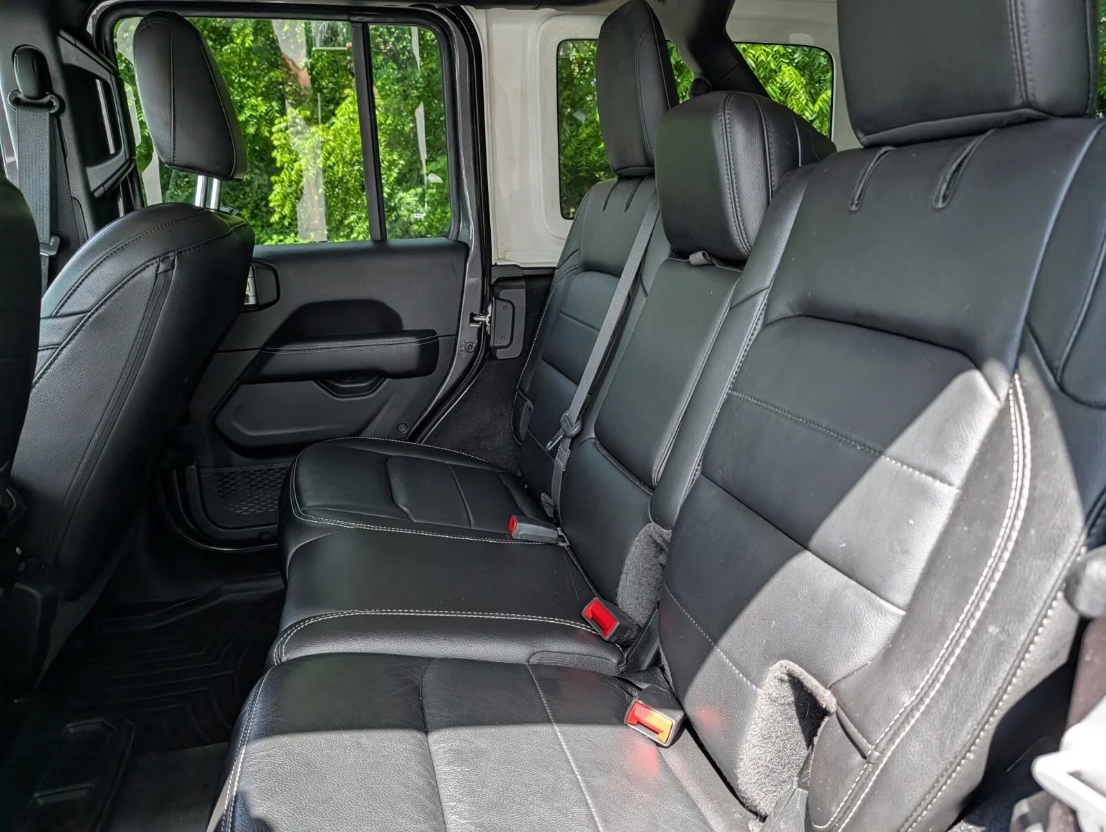 Used 2021 Gray Jeep Sahara 4x4 image 20
