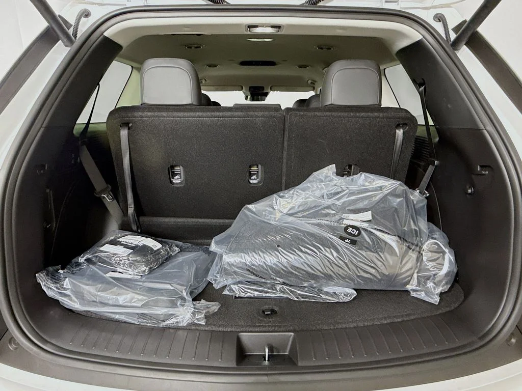 New 2026 Creamy White Pearl Hyundai SEL 7P image 26