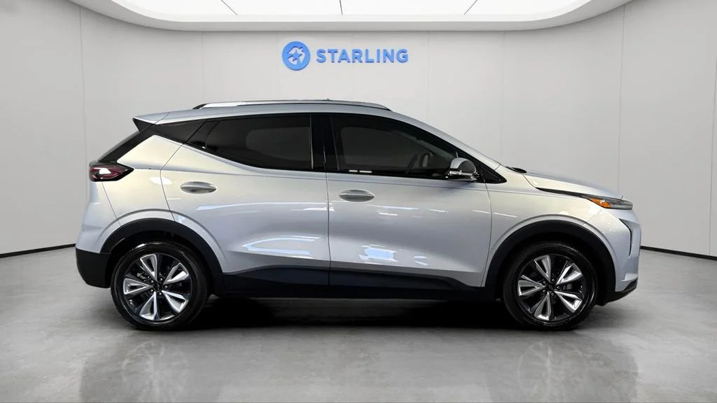 Used 2023 Silver Flare Metallic Chevrolet LT image 11