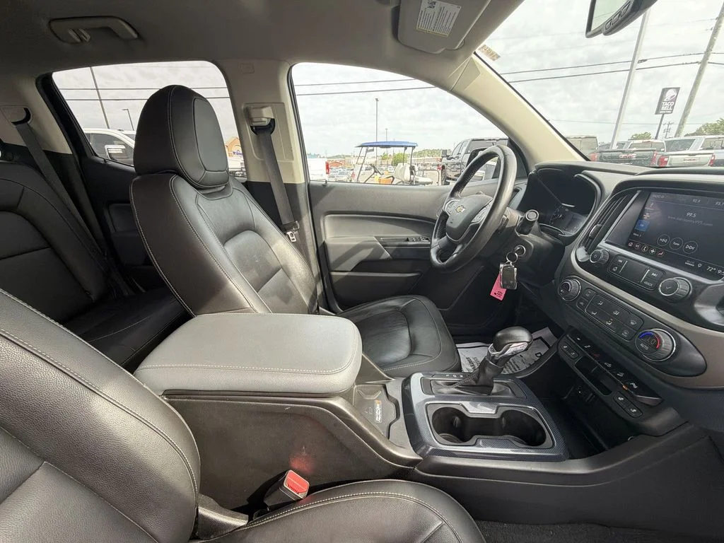 Used 2022 Gray Chevrolet Z71 image 15