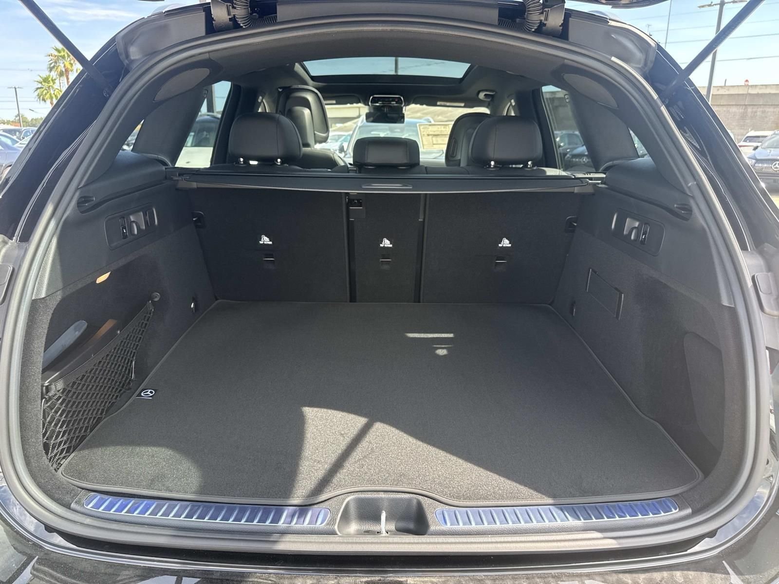 New 2027 Black Mercedes-Benz GLC 300 image 8
