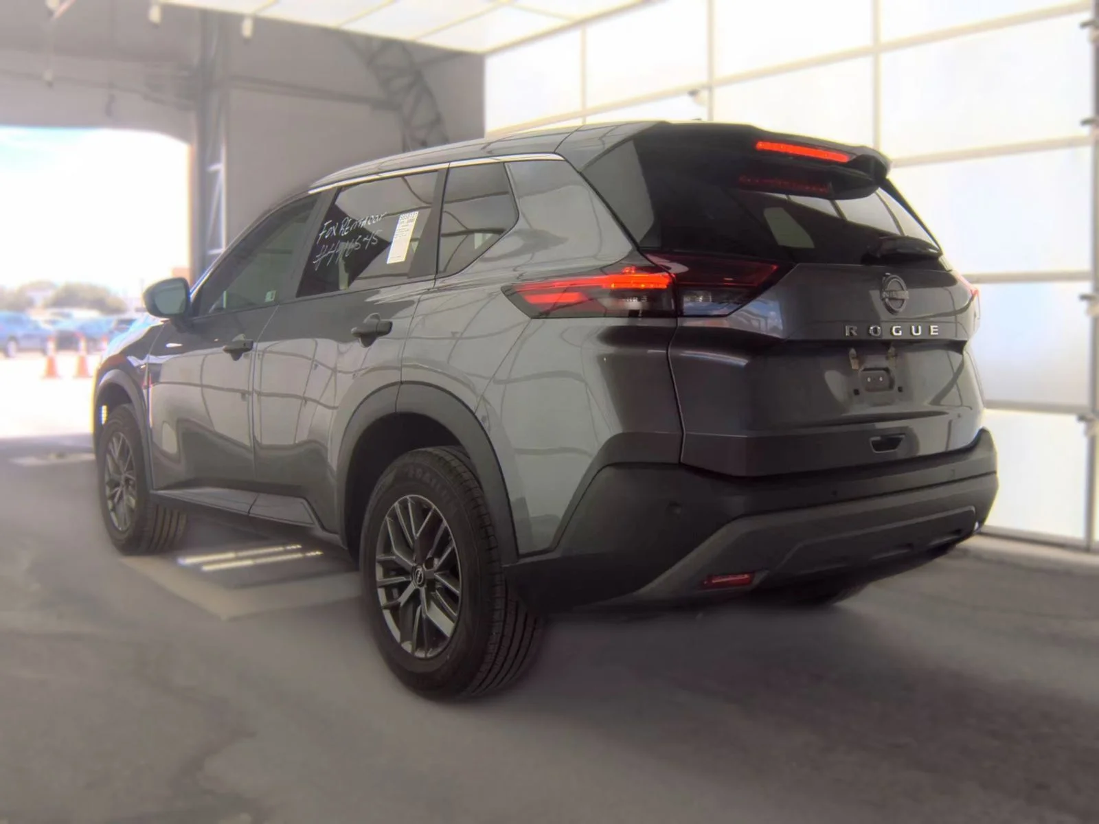 Used 2023 Gray Nissan S image 3