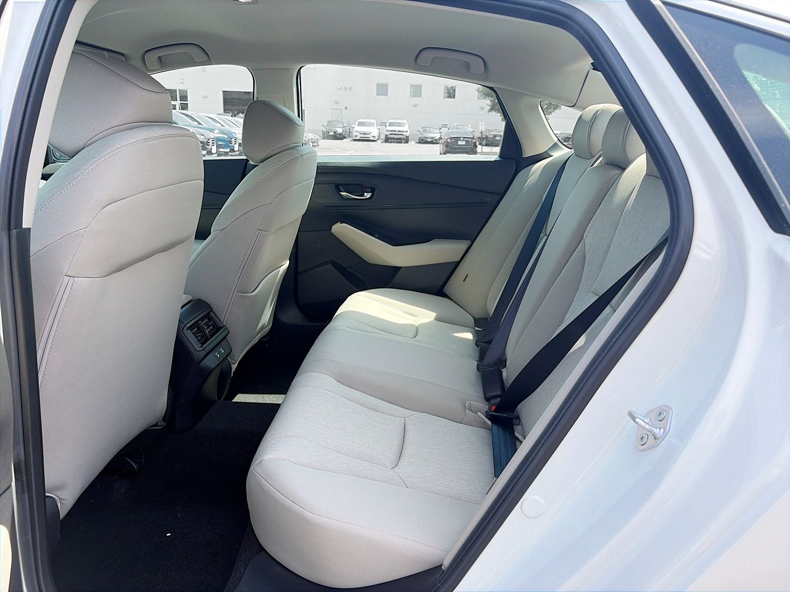 New 2026 Platinum White Pearl Honda LX image 5