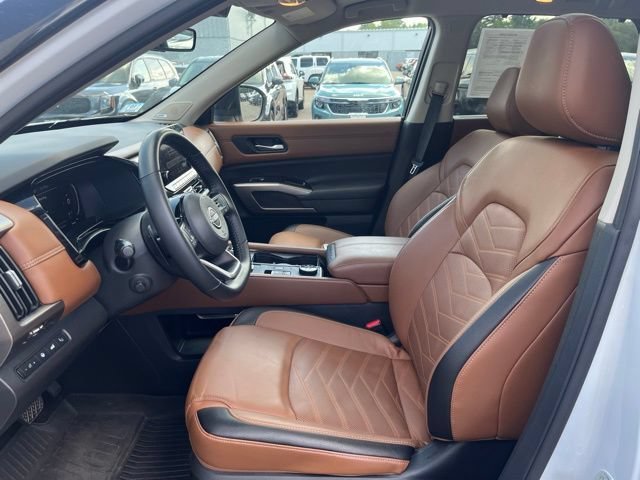 Certified Used 2025 White / Black Nissan Platinum image 12