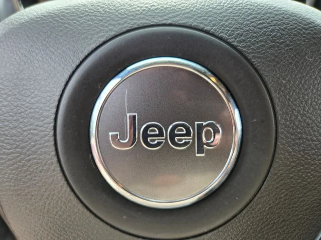 Used 2021 Gray Jeep Laredo image 36