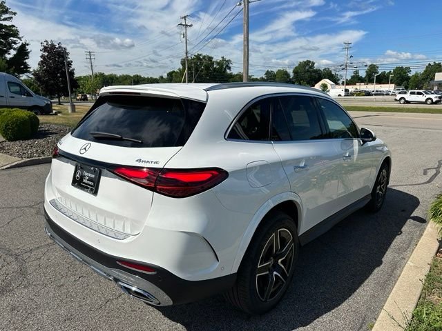New 2026 Polar White Mercedes-Benz GLC 300 image 5