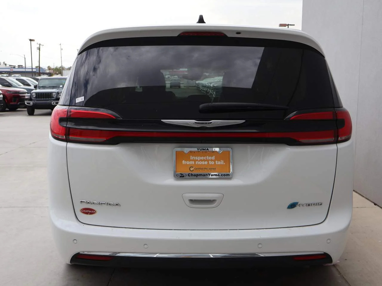 Used 2024 Bright White Clear Coat Chrysler Select image 4