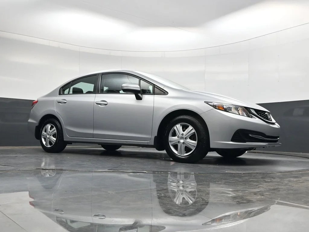 Used 2015 Silver Honda LX image 38
