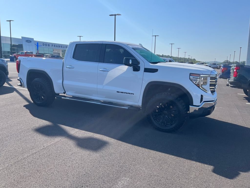 Used 2024 White GMC SLT image 7