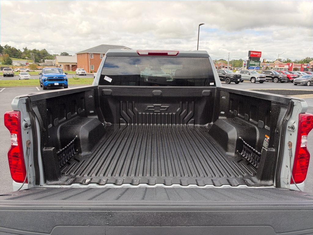 Used 2024 Gray Chevrolet LT image 10