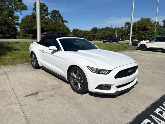 Used 2016 White Ford V6 image 1